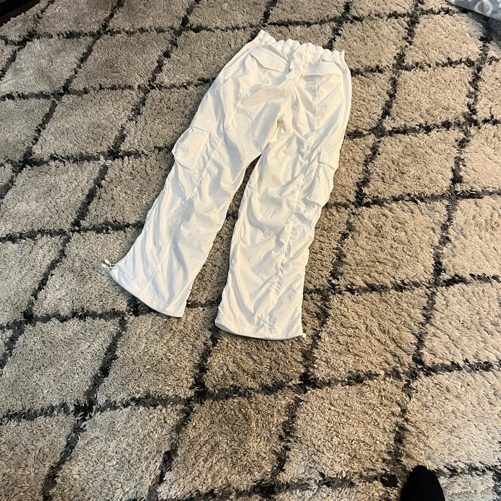 Lululemon Dance Studio Relaxed-Fit Mid-Rise Cargo Pant - White (M) - Picture 9 of 15